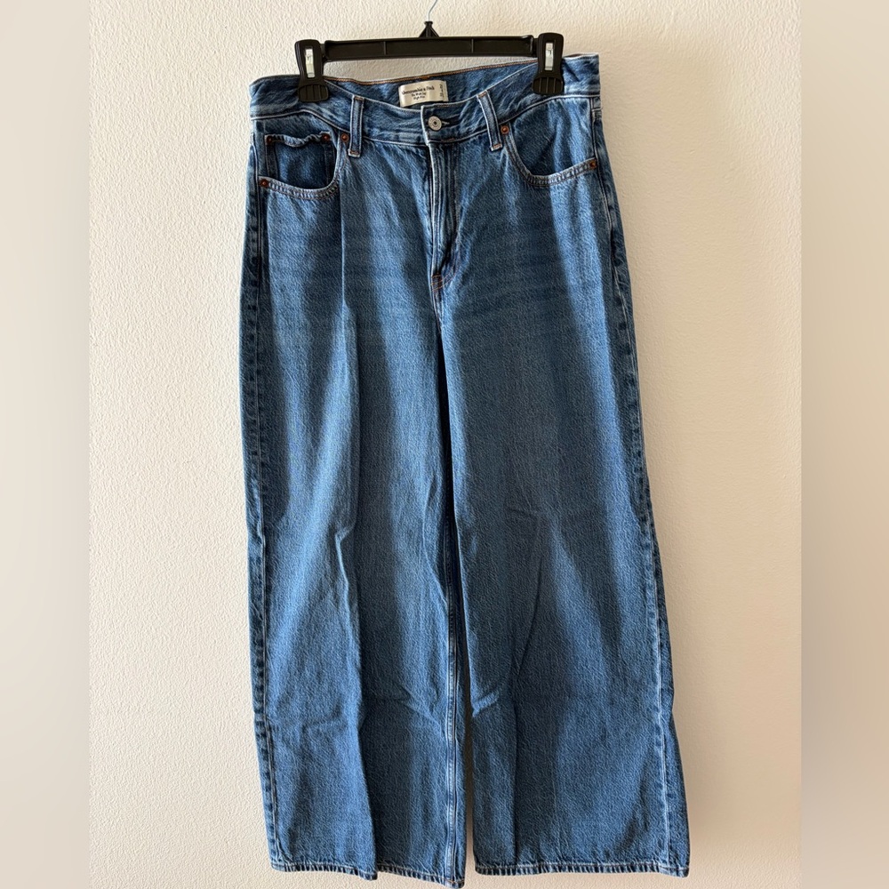 Abercrombie & Fitch High Rise Wide Leg Jeans
